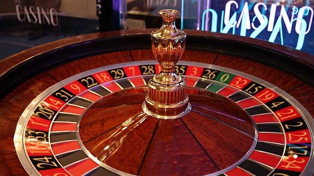 kilo303 platform interface showing sports, live-dealer, and slot game categories