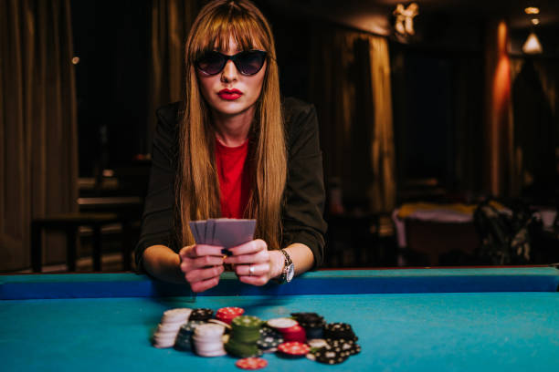 Live dealer at kilo303 Three Card Poker table